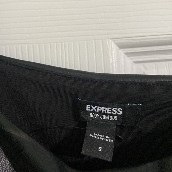 EXPRESS: BLACK FAUX LEATHER CROP TOP - Picture 2 of 2